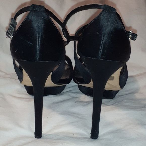Badgley Mischka Satin Ankle Strap Slinky Heels 10M - Picture 7 of 8